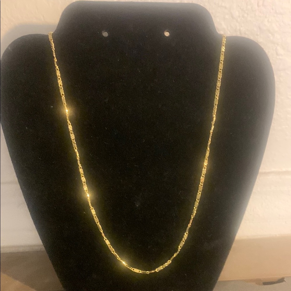 Elegant Gold Necklace